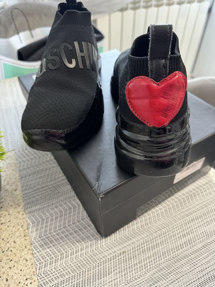 Sneakers Love Moschino purtati o singura data