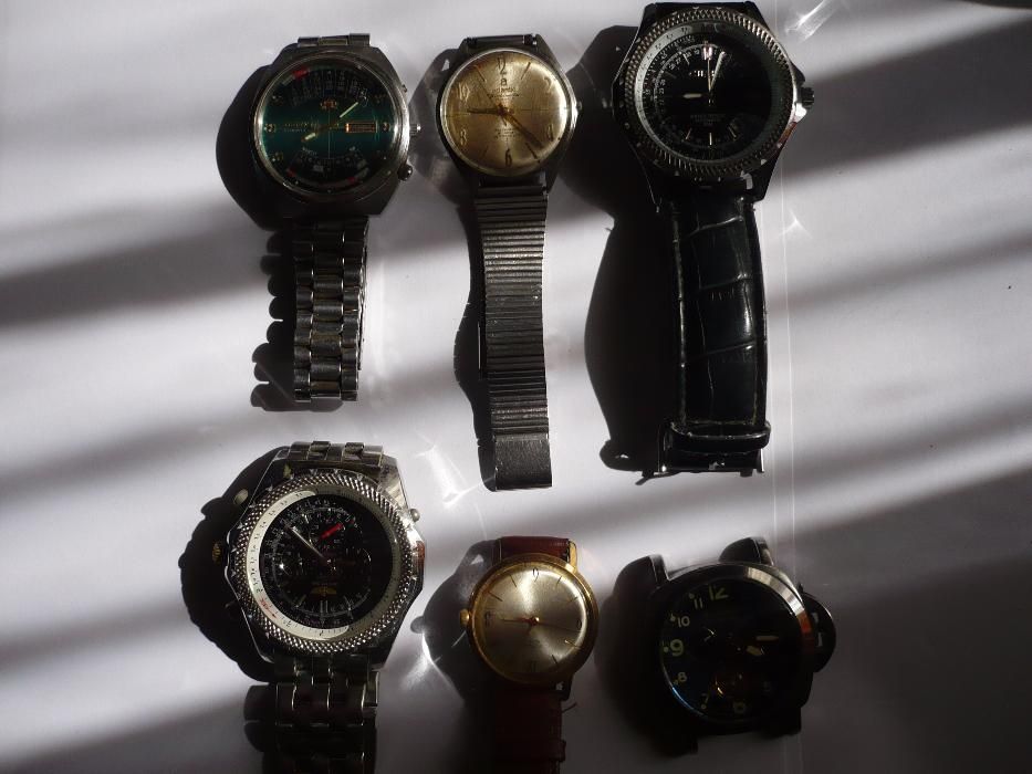 Colectie de ceasuri mecanice foarte vechi,de mana