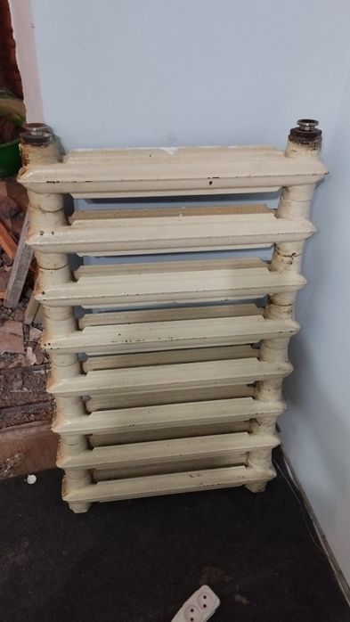 Продается чугунная батарея 280.000