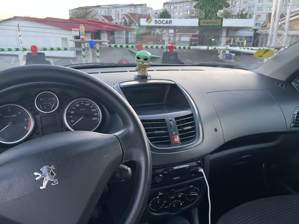 peugeot 206-plus și 2 seturi jante+cauciucuri