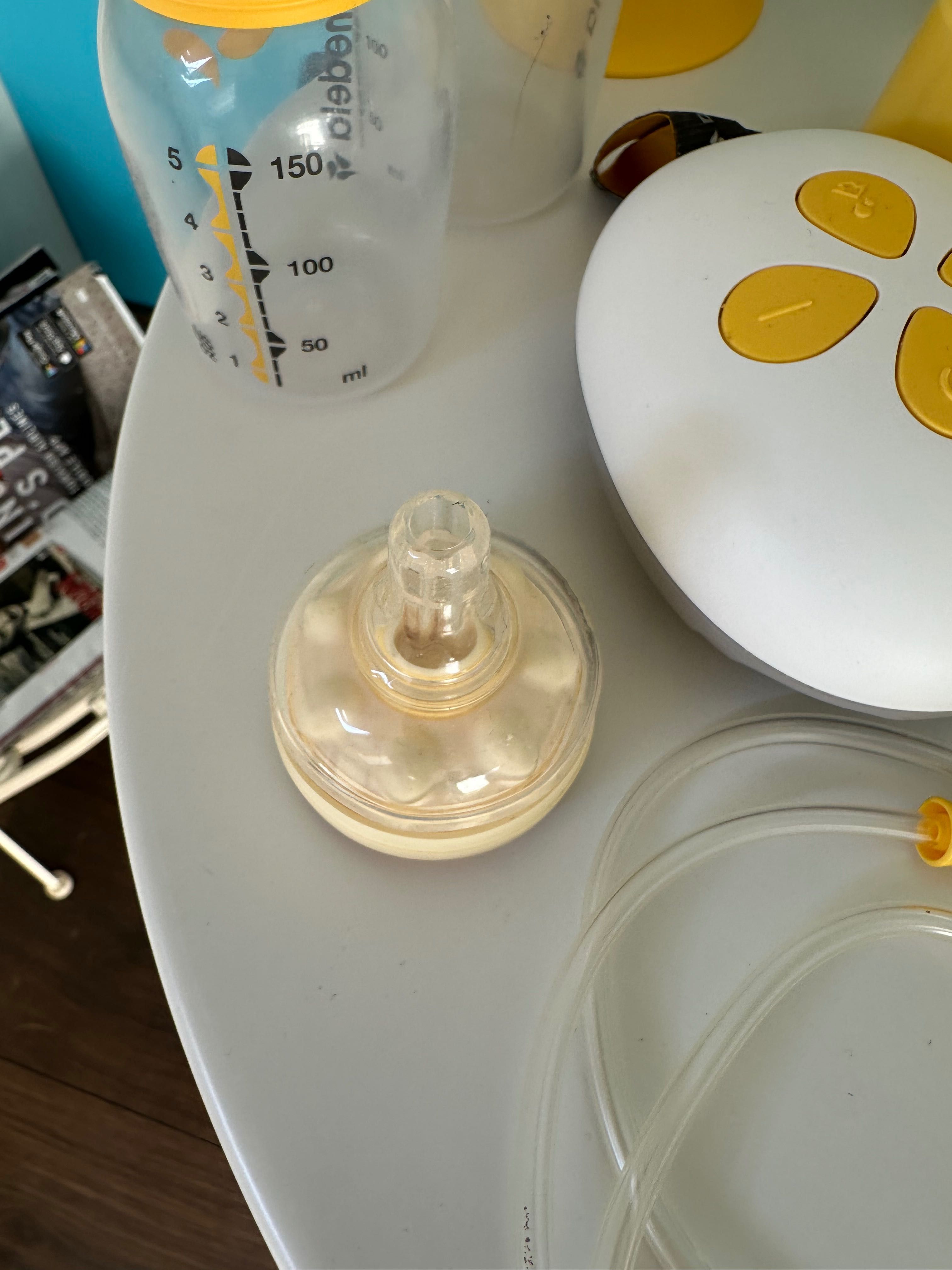 Помпа за кърма Medela+ подарък шише Medela Calma
