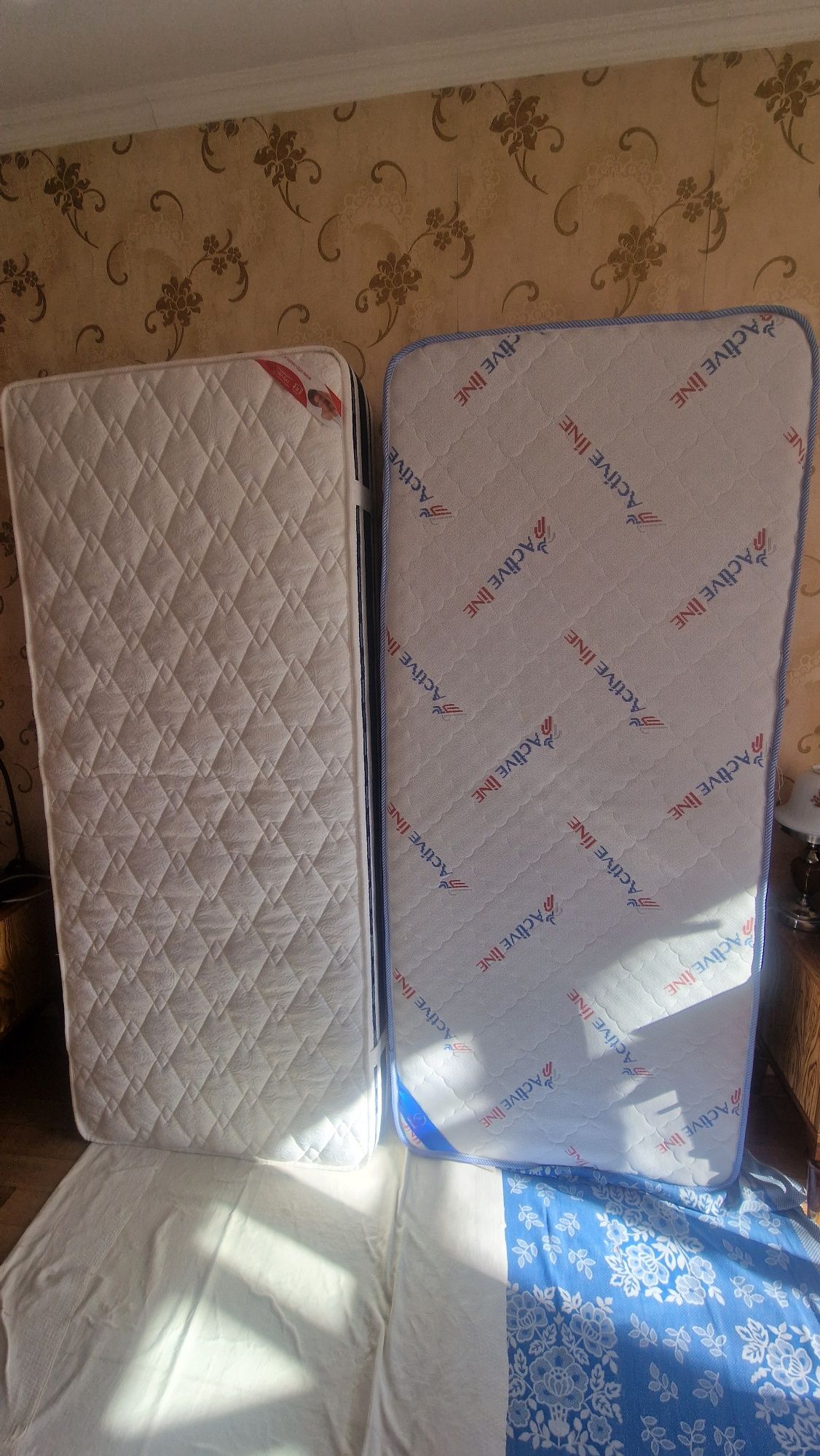 Продам 2 односпальных матраса
