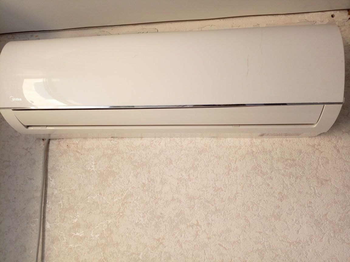 Кондиционер Midea