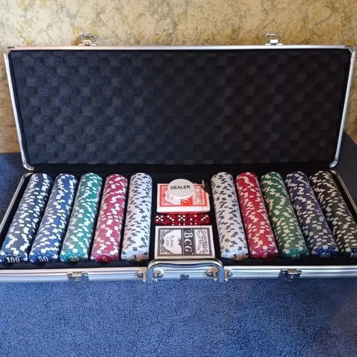 Кейс для покера 200, 300, 500 фишки подарок на новый год