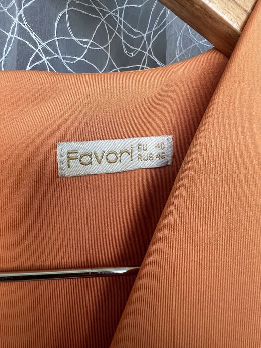 Rochie eleganta, numarul 40, culoarea galben mustar, fara imperfectiu