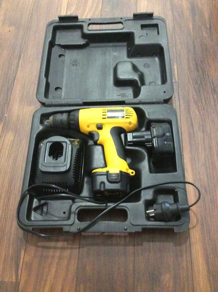 винтоверт Dewalt 12V