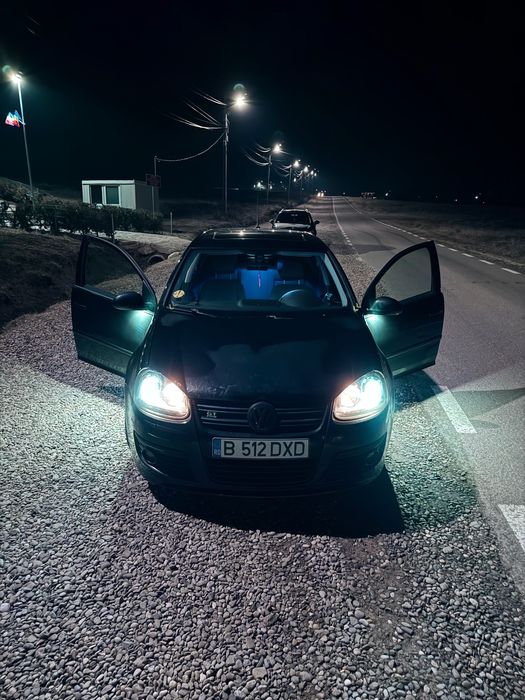 Vând Golf 5 pentru piese