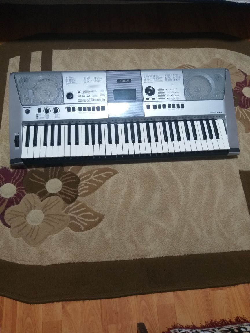 Orga yamaha psr e413