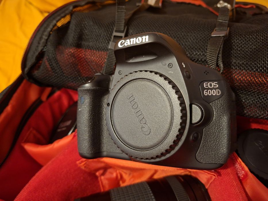Camera foto DSLR CANON 600D