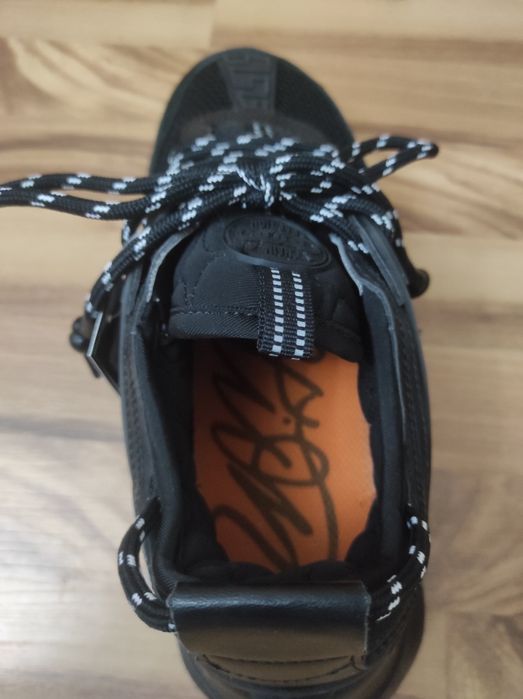 Versace chain reaction triple black