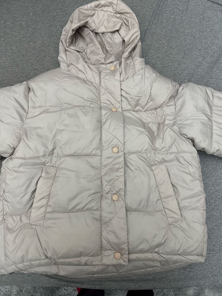 Продается куртка новая женская теплая , фасон широкий, подой M, L и Xl