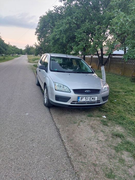Vand ford focus 2006 /sau dezmembrez
