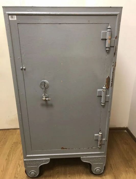 сейф старинный до образования СССР ,царских времён (антиквариат)