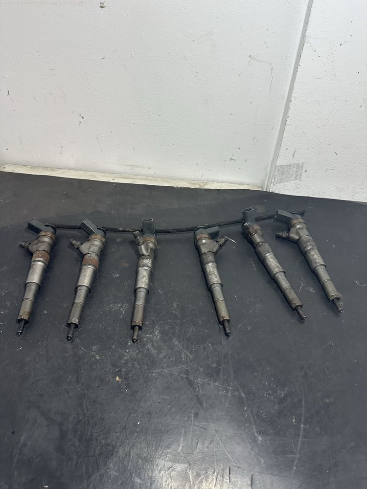 Injector injectoare BMW Seria 5 E60 E61 525d 177cp 2.5 diesel 7794652