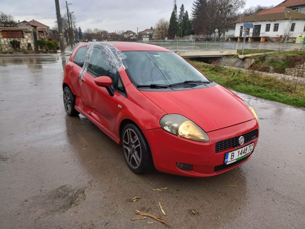 НА ЧАСТИ 215 000КМ Fiat Grande Punto 2009г. 1.3 Multijet 90к.с.