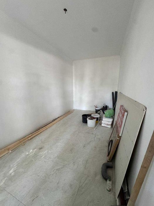 СРОЧНО !! Продаётся нежилой квартира в Яшнабаде 1/1/4 ( 15 кв/м )