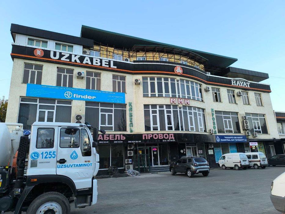 Продаётся четырехэтажное отдельно стоящее здание