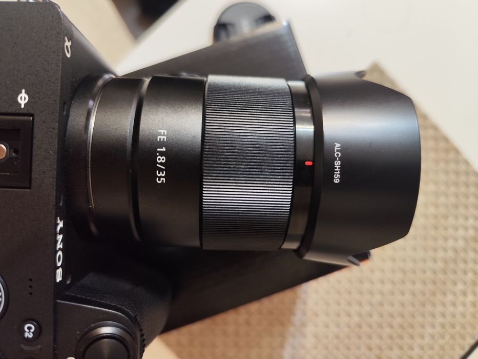 Sony A6700 Body + Obiectiv 35mm f1.8 + DJI Ronin S3 Mini – Pachet comp