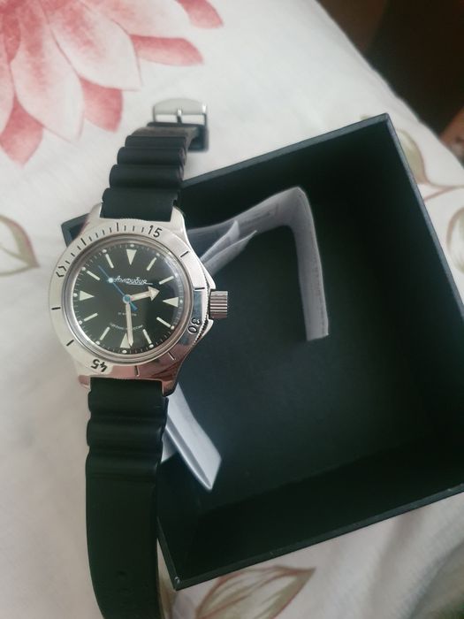 Қол сағат сапплы