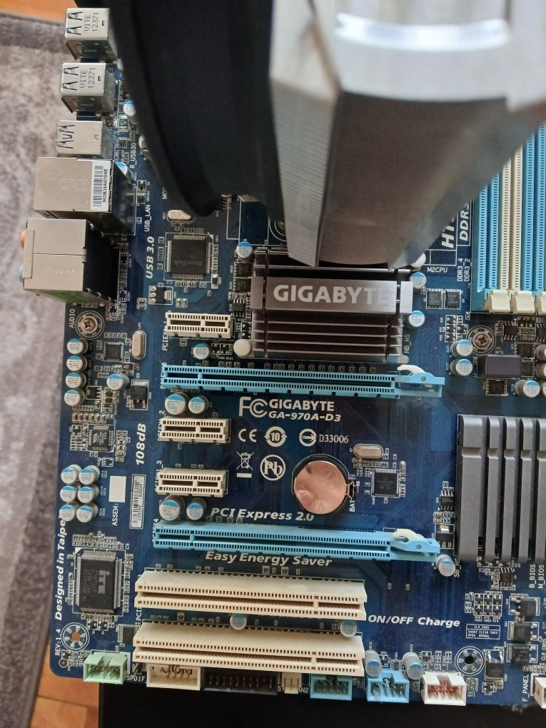 Vand Placa de baza + Procesor AMD + Cooler