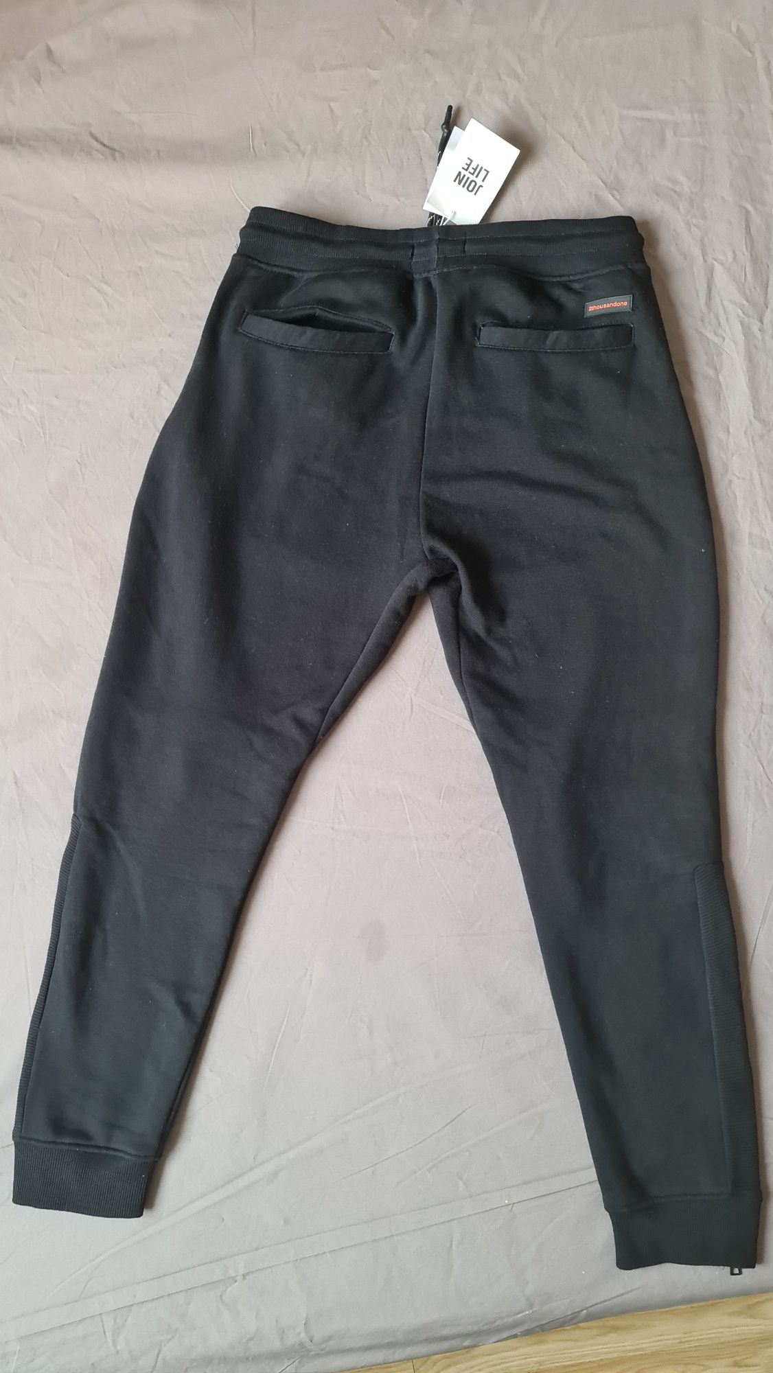 Pantaloni trening Bershka negri marime M 38