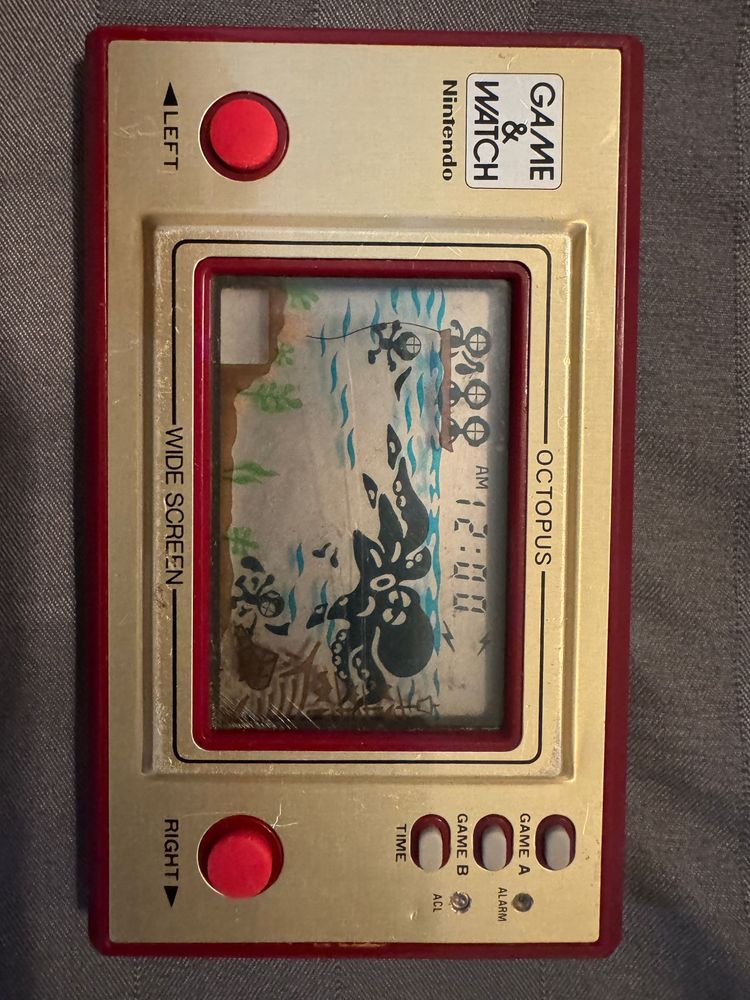 Vintage NINTENDO GAME AND & WATCH Octopus 1981