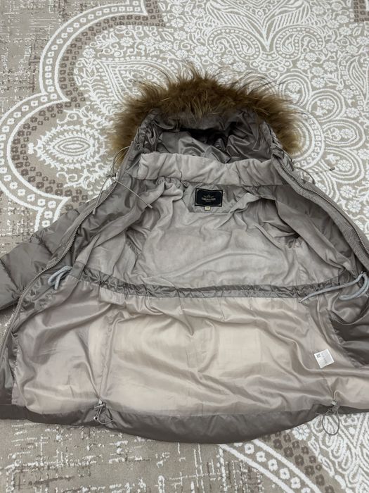 Продам зимнюю куртку на девочку