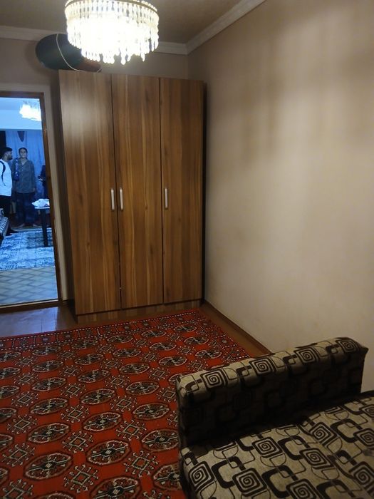 Здаёться 2ком 2этаж Микрарайон