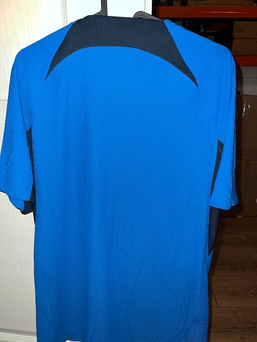 Tricou FCSB sezon 2024/2025 – mărimea M (2 bucăți disponibile)