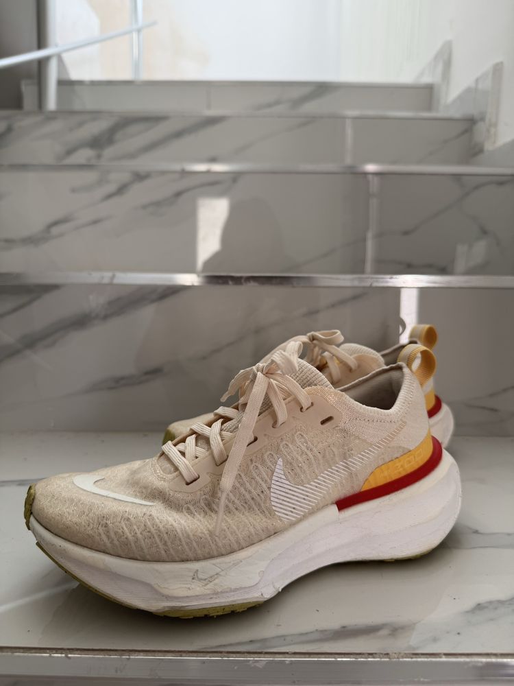 Дамски маратонки Nike