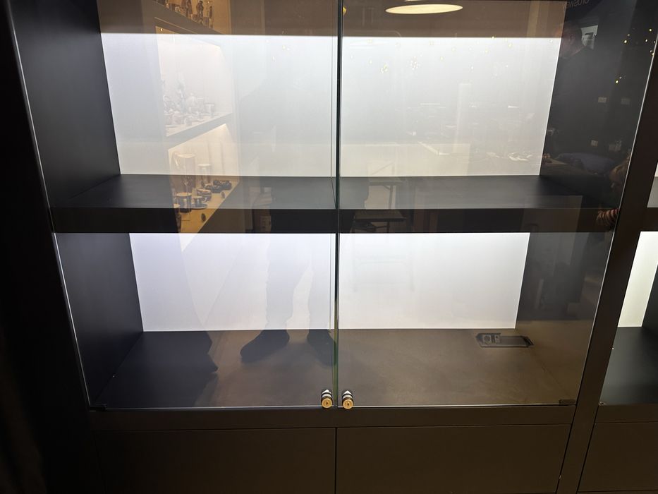 Висок клас модулна витрина с LED –– 1200 лв.