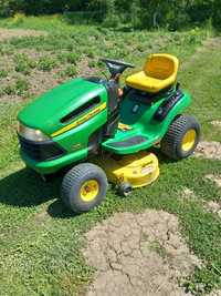 Vând tractoraș gazon John Deere