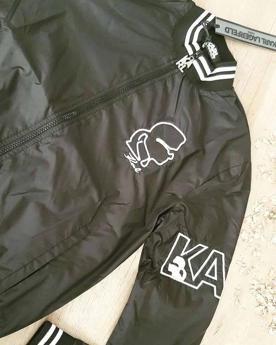 Ново дамско яке Карл