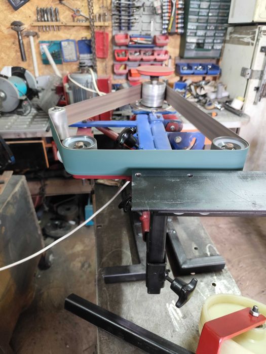 Slefuitor cu banda (belt grinder)
