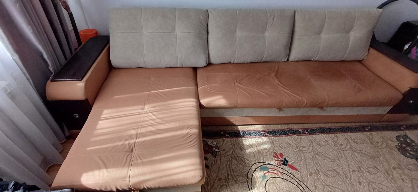 Продам угловой диван 3,2м