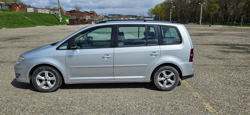 Vând Volkswagen Touran 19TDI/2010