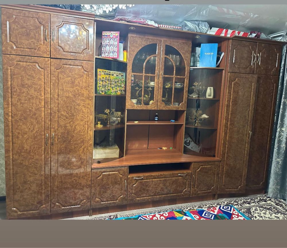 Продам стенка в хорошем состояние