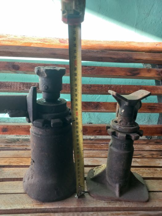 Домкрат большой и маленький