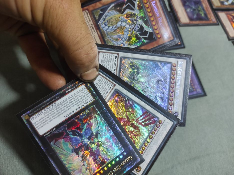 Cărți cartonașe Yu-gi-oh yugioh