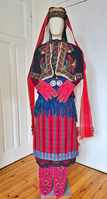 Автентична носия пълен комплект. Сребърни пафти и тепелък. Салтамарка