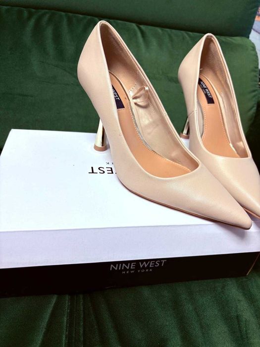 Pantofi crem de piele Nine West