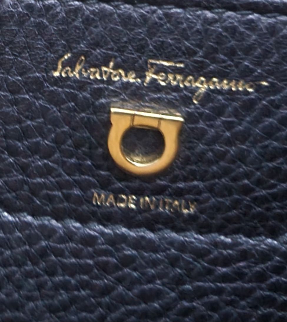 Сумка! Италия! Кожа! Бренд Salvatore Ferragamo.  ОРИГИНАЛ!