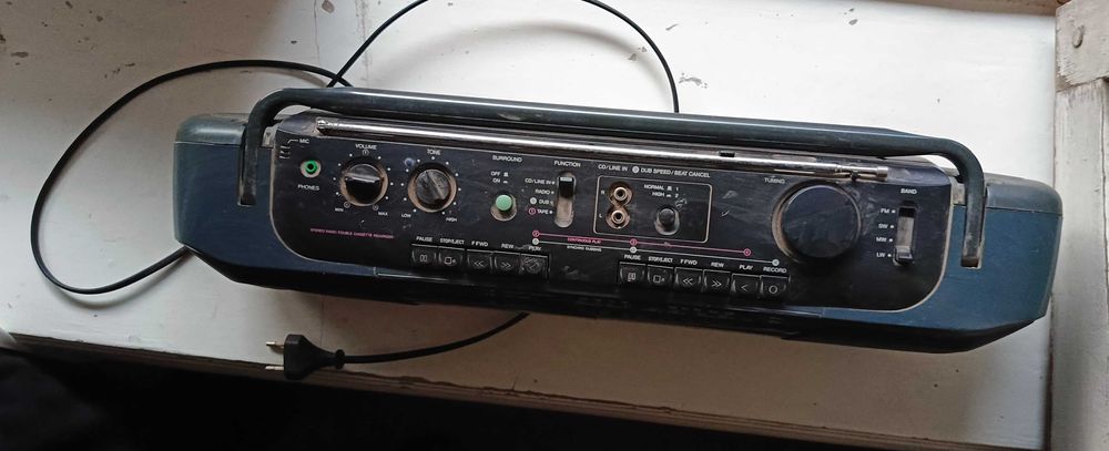 Двухкассетный магнитофон Санио