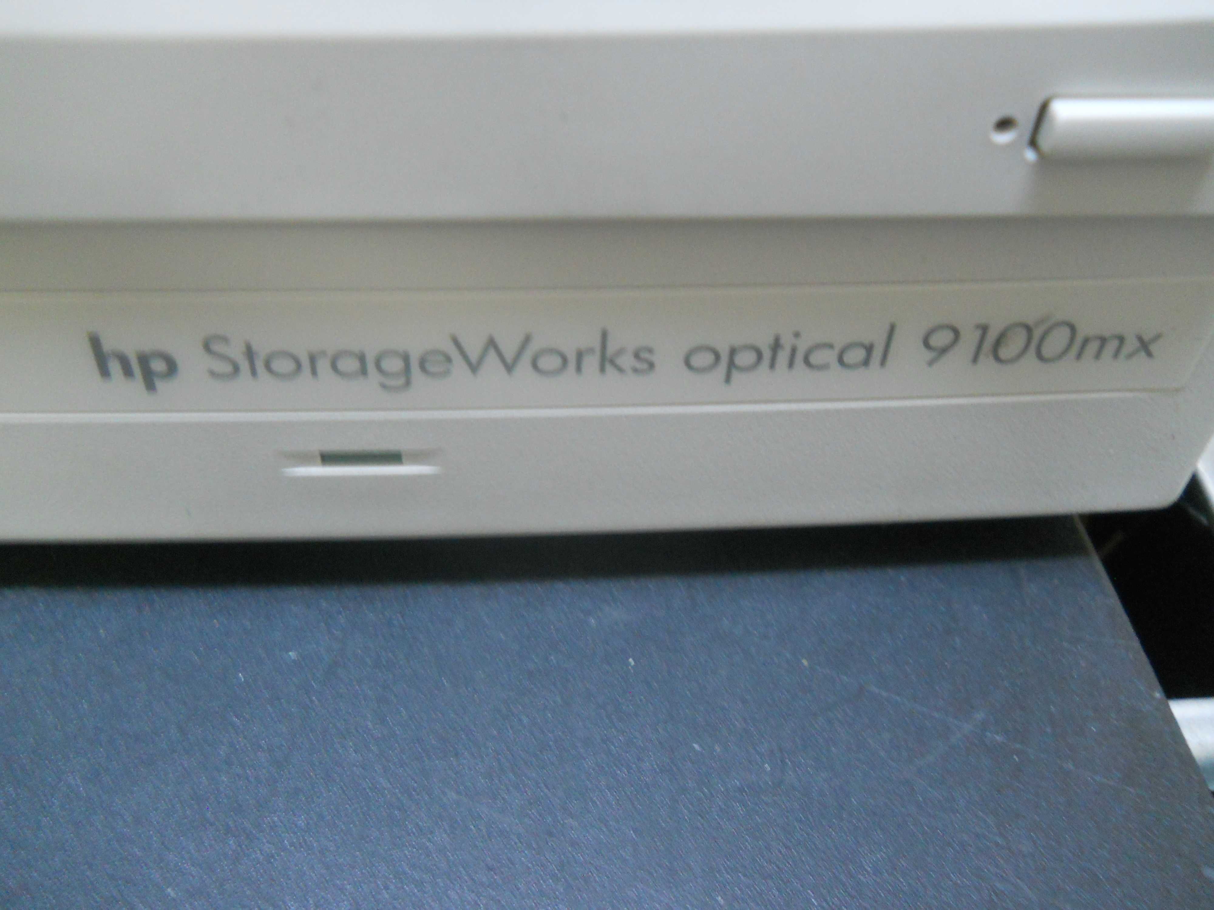 Unitate externa HP StorageWorks Optical 9100MX SCSI