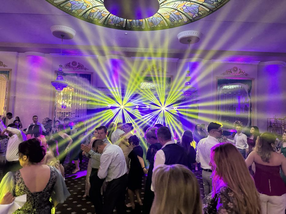 Sistem de sonorizare/schela lumini/masini de fum verticale/hazer