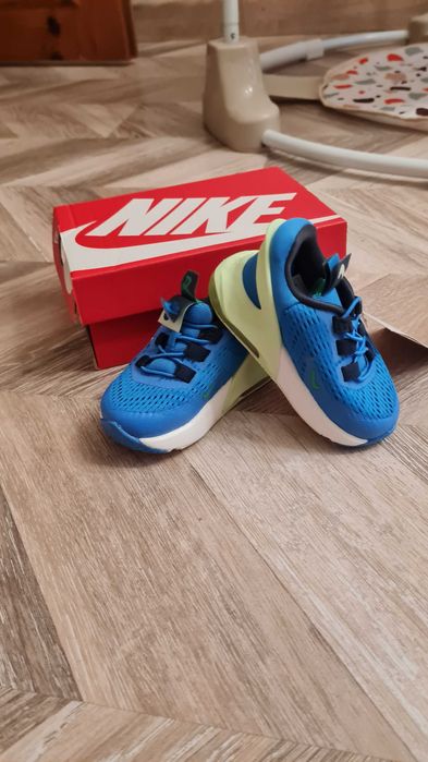 Обувки Nike нови