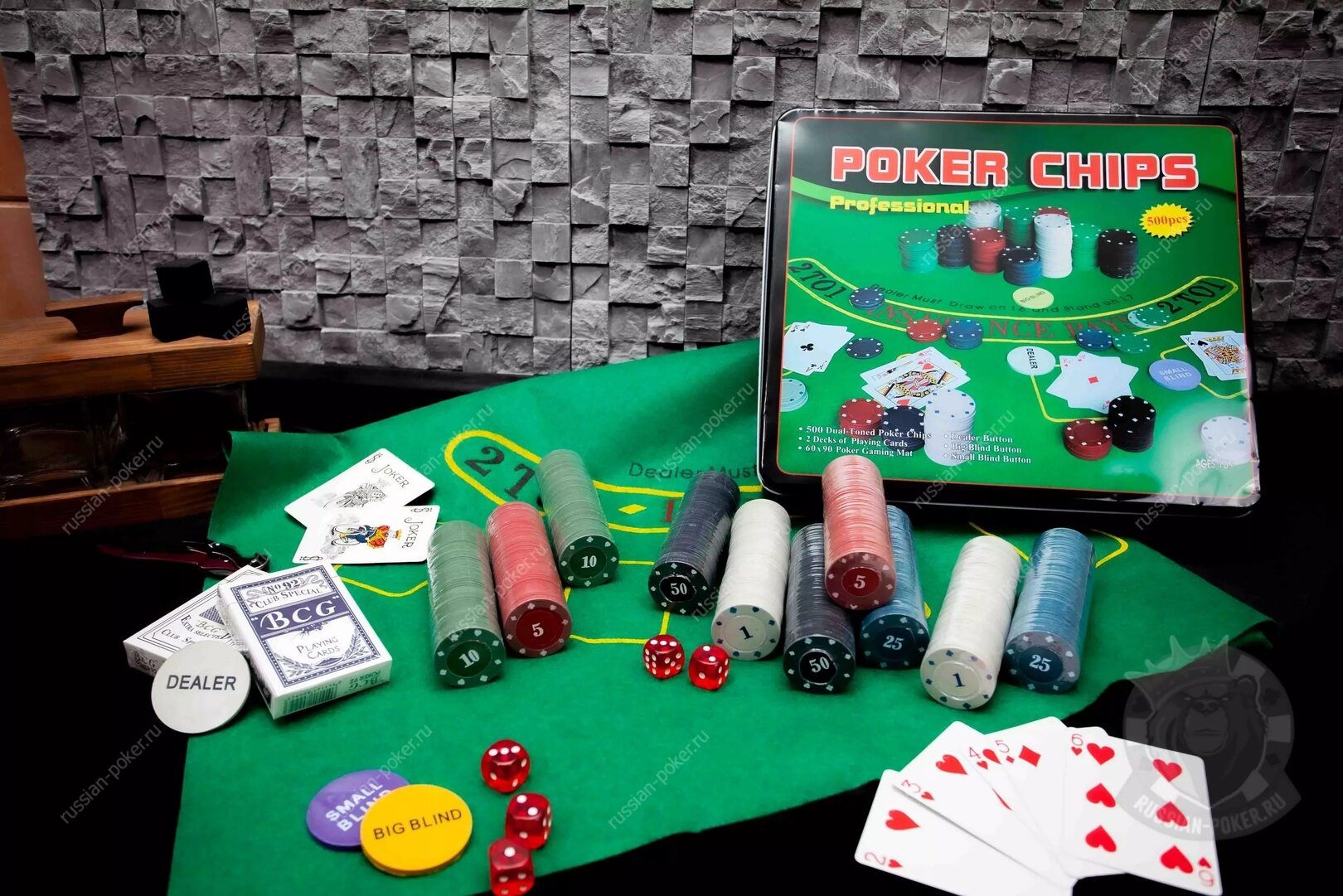 Игра в покер на 500 фишек. Покерный набор. Poker chips + сукно и карты