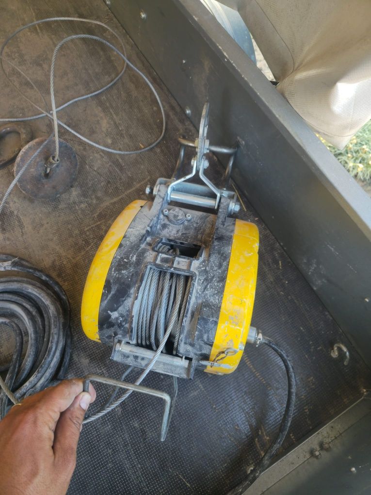 Troliu electric pentru construcții dar și pt altele