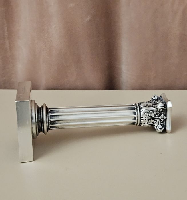 Архитектурен Сребърен свещник .