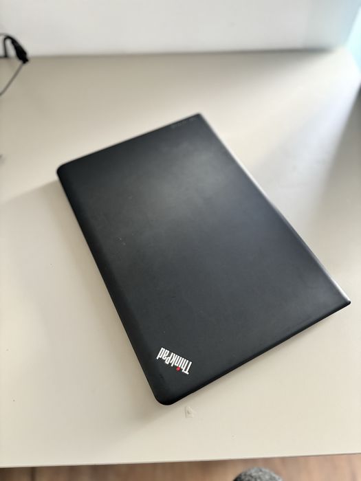 Lenovo E550• procesor i7-5500u• 12gb ram• 15,6” Full HD• bateria 4 ore